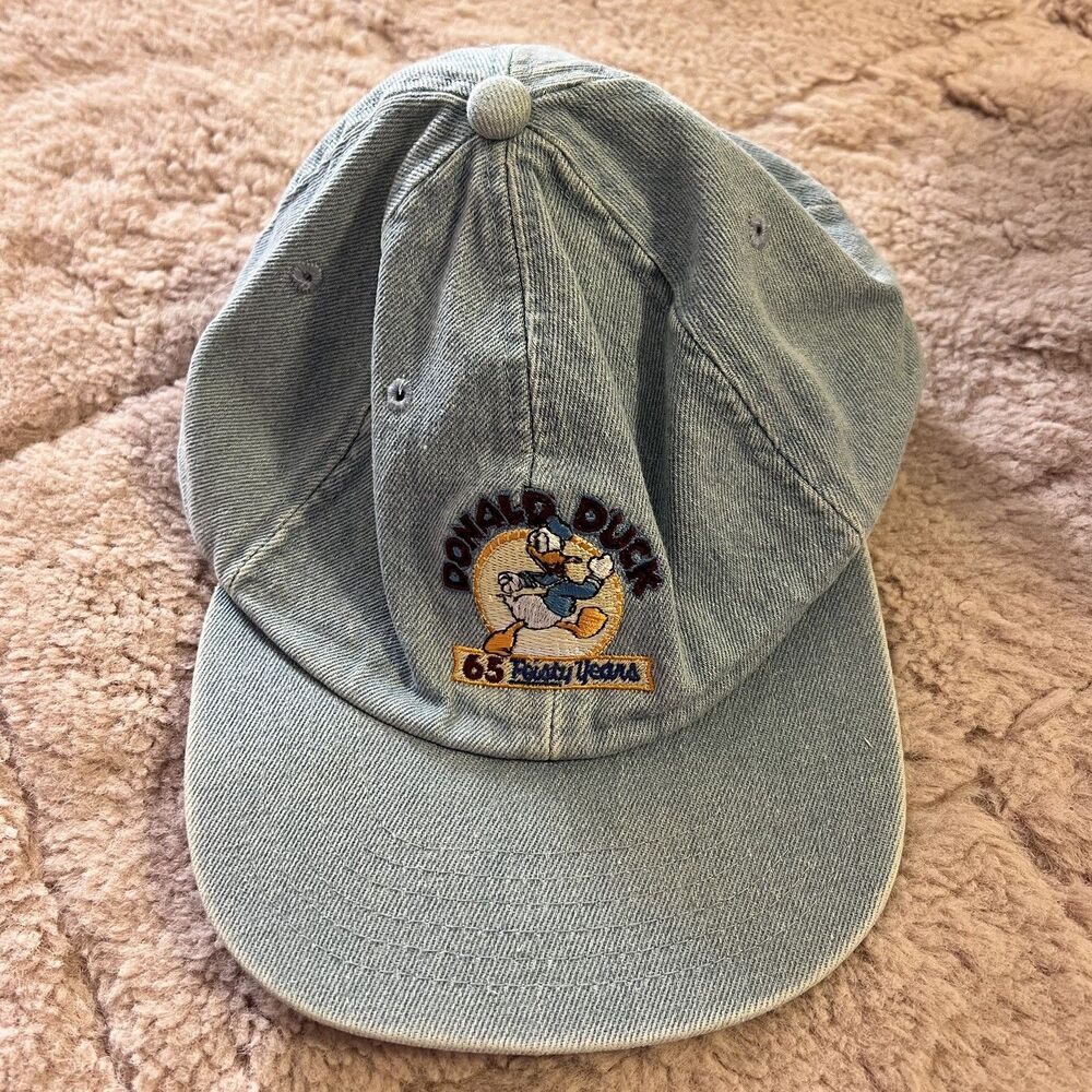 Donald Duck 65 Feisty Years Vintage The Walt Disney Gallery Adult Unisex Hat